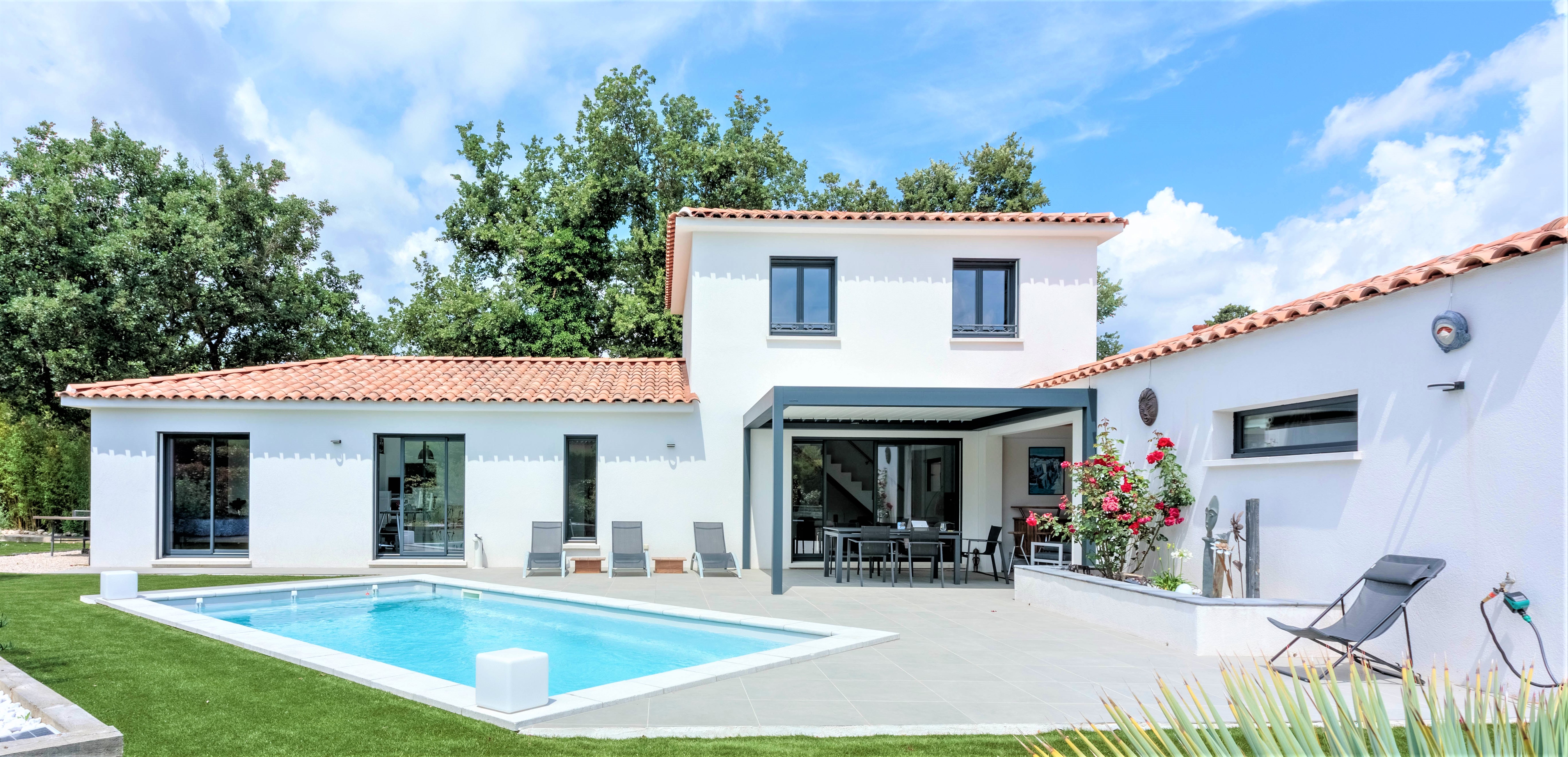 Réalisation de PROVENCE MAISONS